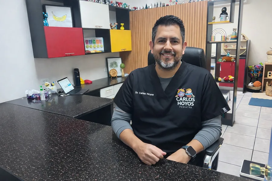 Dr. Carlos Hoyos Apodaca